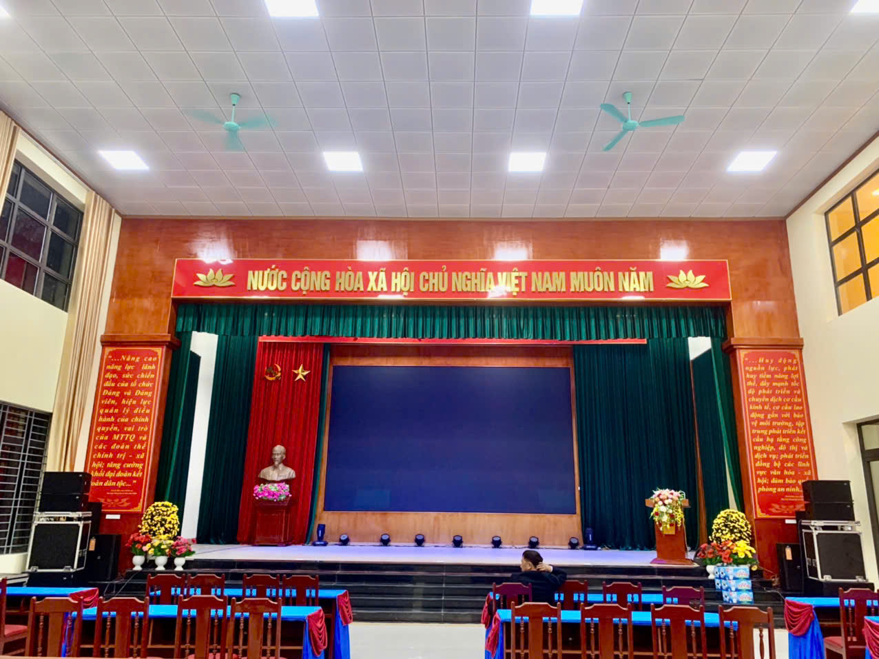 Rèm hội trường RHT06